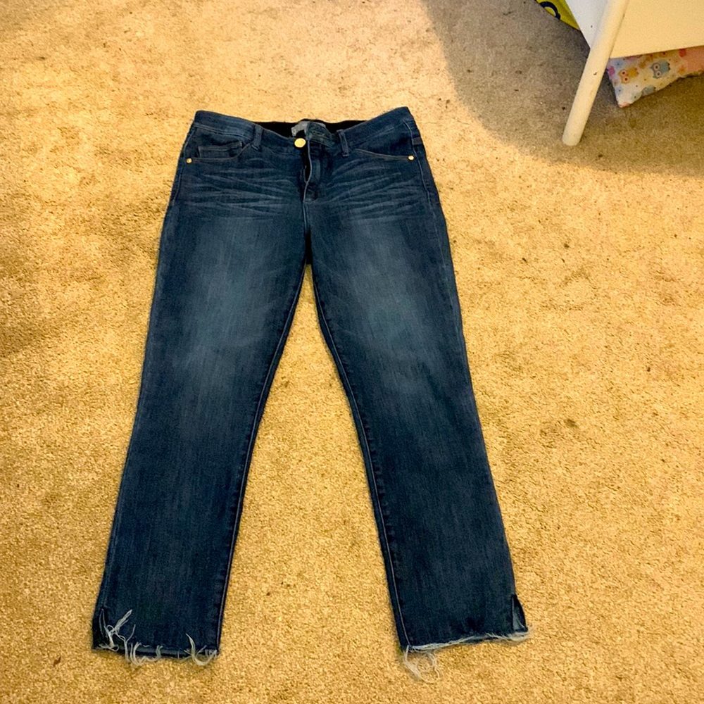 Almost new cute cropped rough hemmed jeans. Worn a few times , really cute!